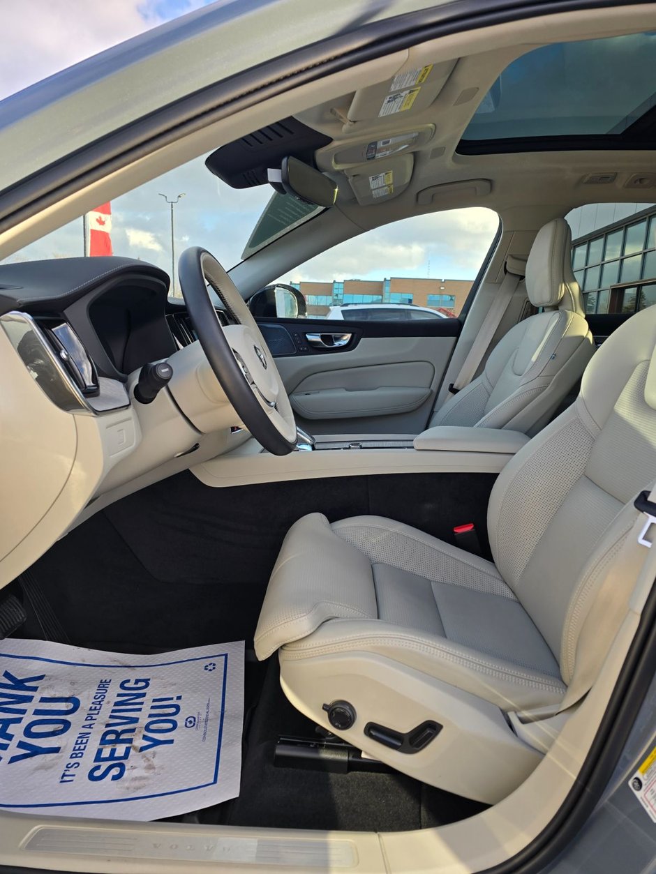 2024 Volvo XC60 ULTIMATE DARK THEME-12