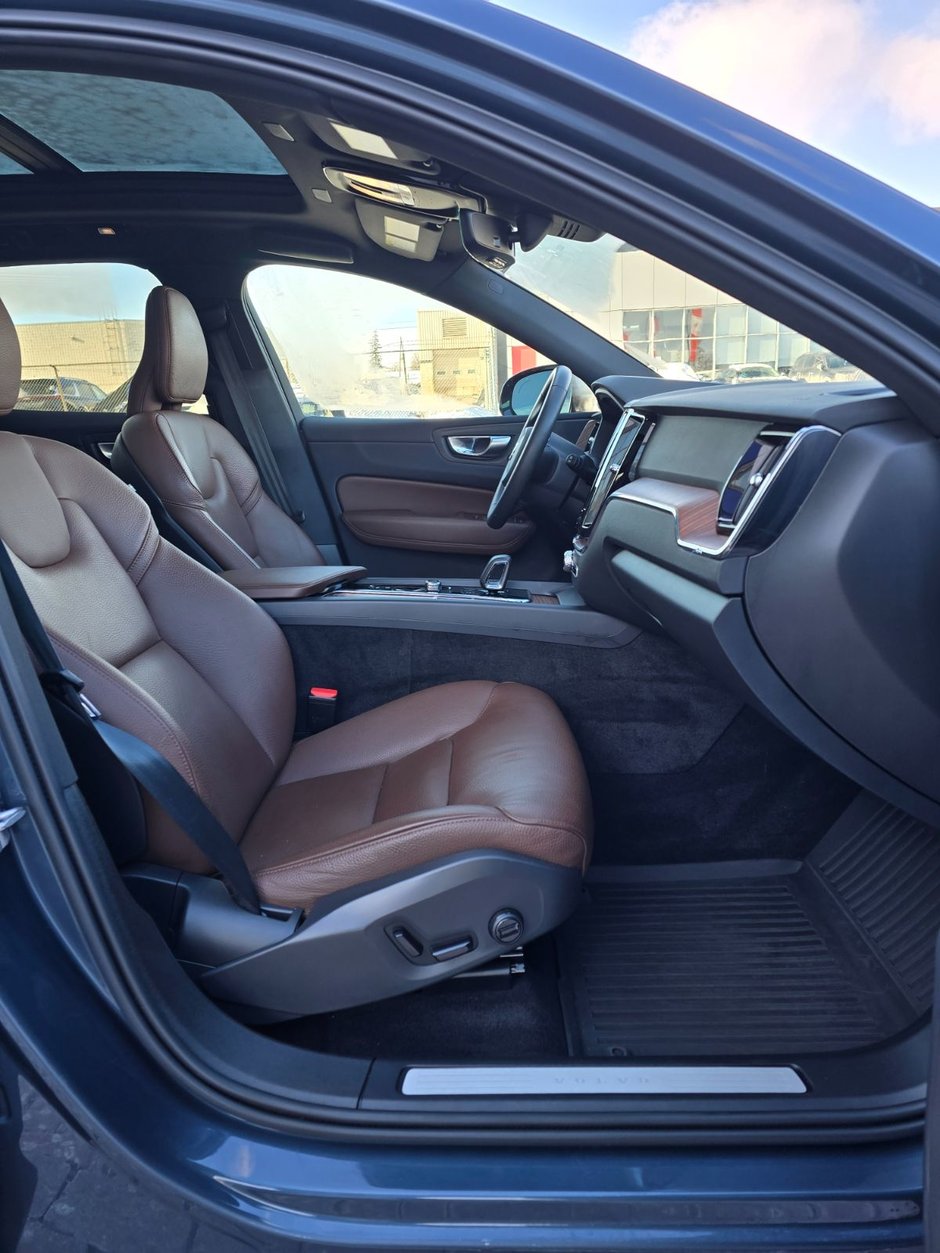 2024 Volvo XC60 PLUS DARK THEME-22