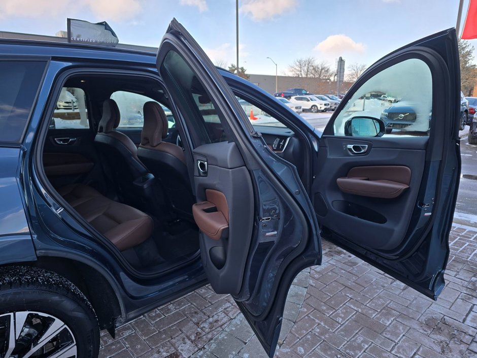 2024 Volvo XC60 PLUS DARK THEME-10