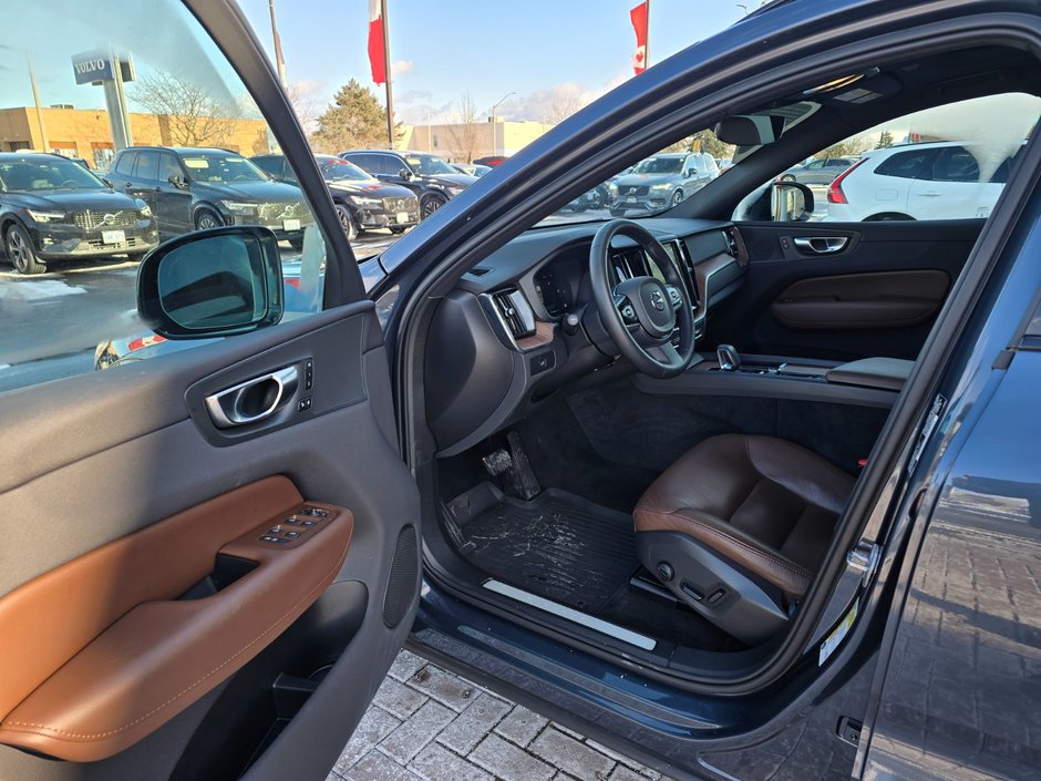 2024 Volvo XC60 PLUS DARK THEME-12