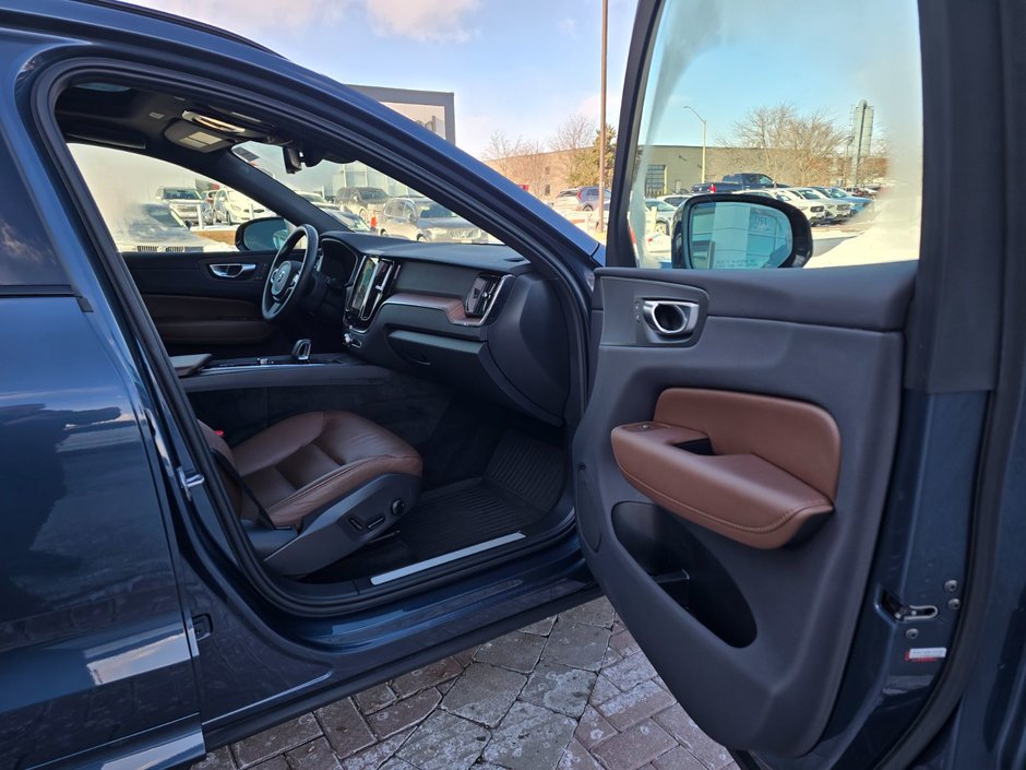 2024 Volvo XC60 PLUS DARK THEME-21