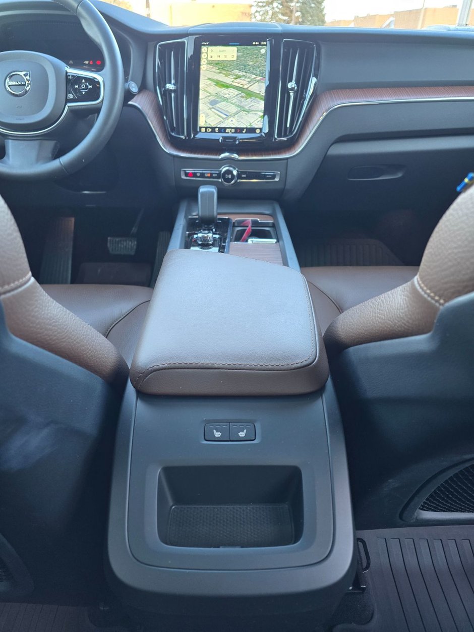 2024 Volvo XC60 PLUS DARK THEME-20