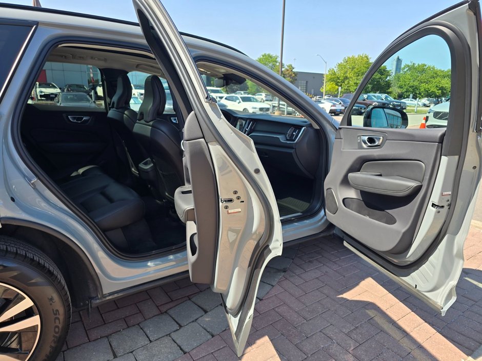 2024 Volvo XC60 CORE DARK THEME-10