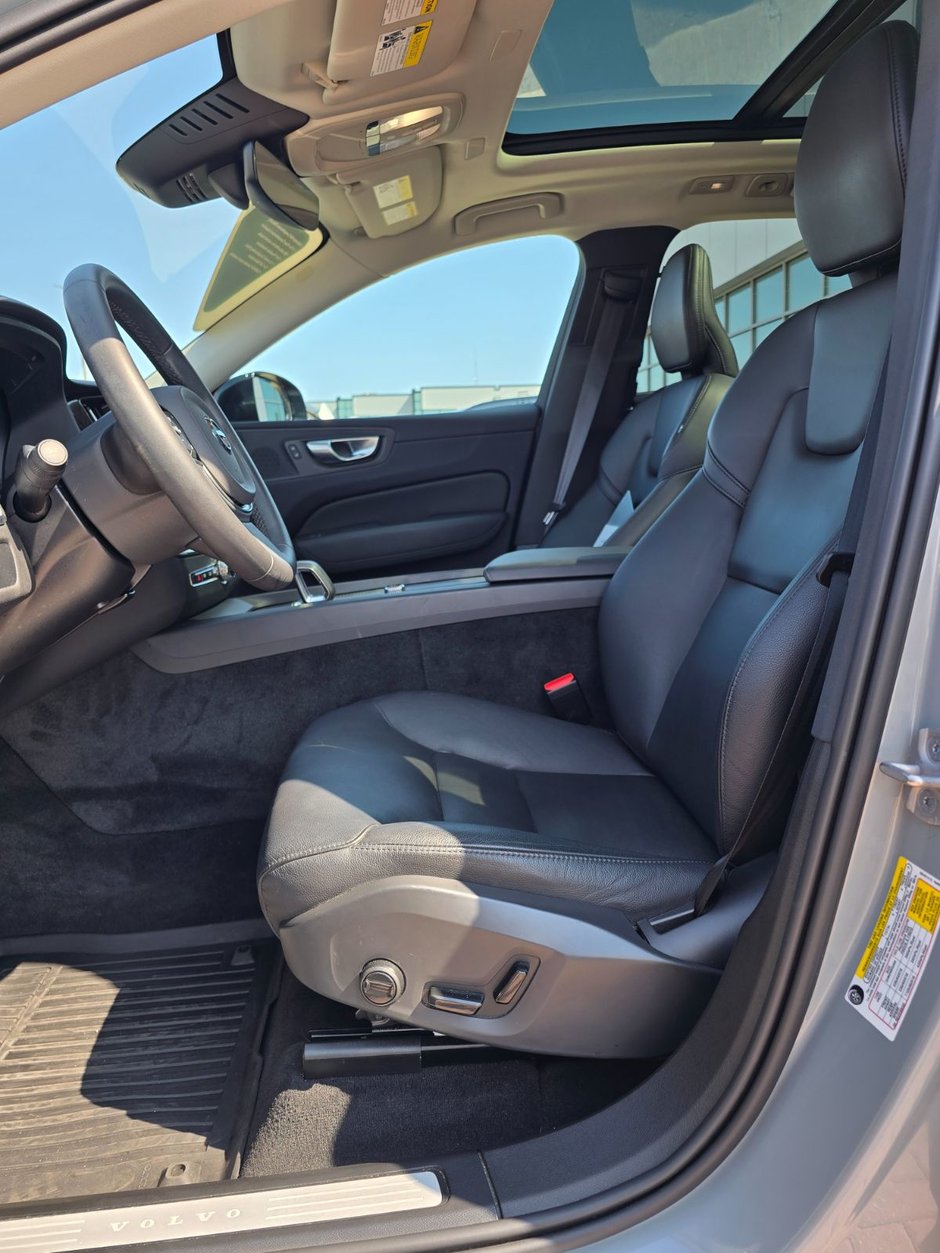 2024 Volvo XC60 CORE DARK THEME-24
