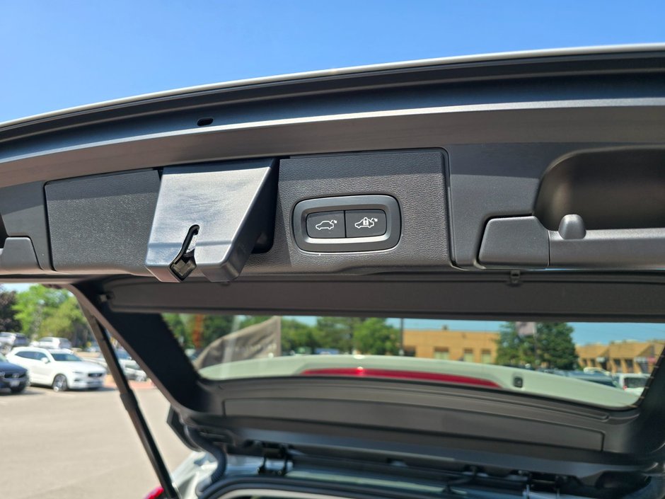 2024 Volvo XC60 CORE DARK THEME-16