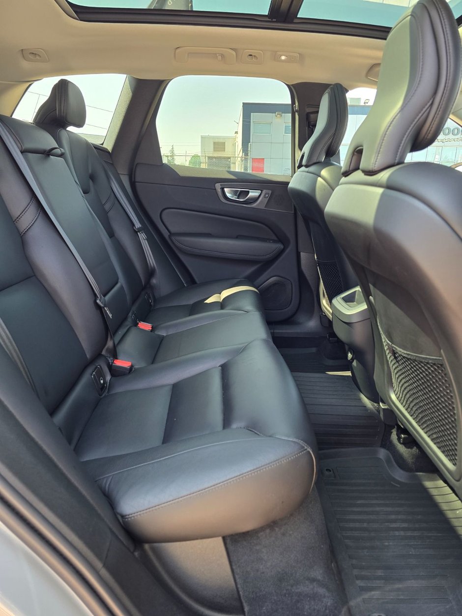 2024 Volvo XC60 CORE DARK THEME-19