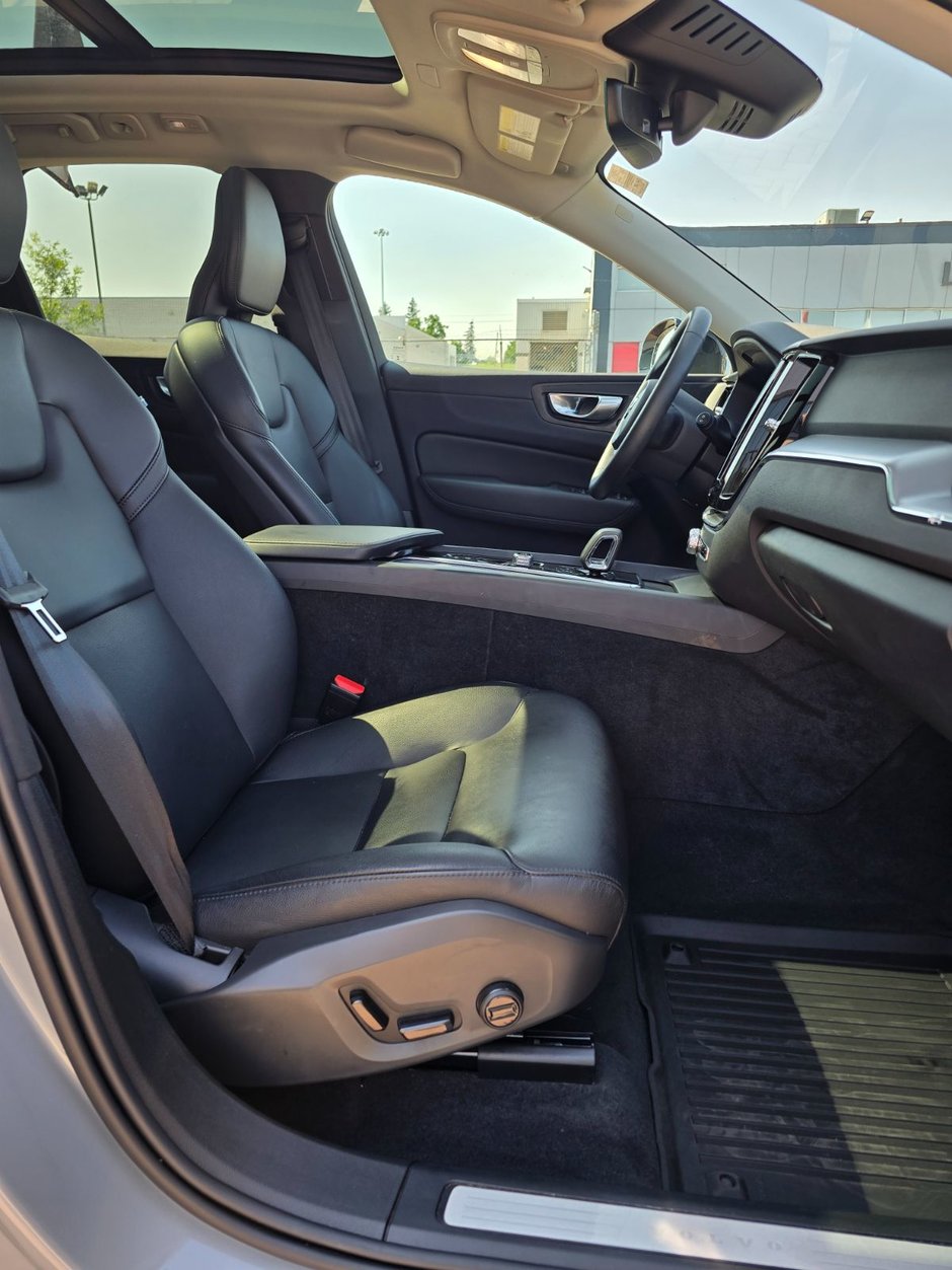 2024 Volvo XC60 CORE DARK THEME-23