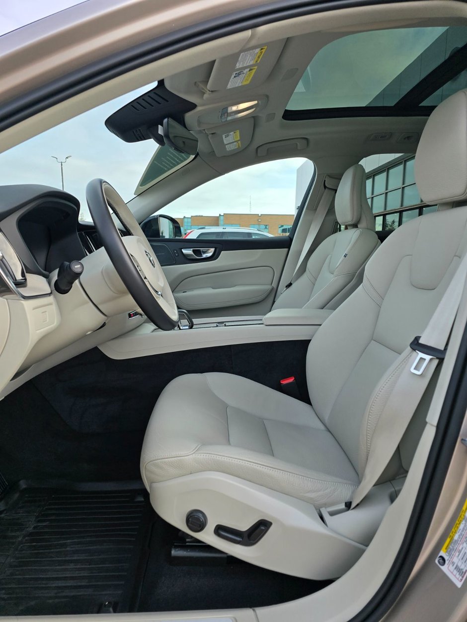 2024 Volvo XC60 PLUS DARK THEME-24