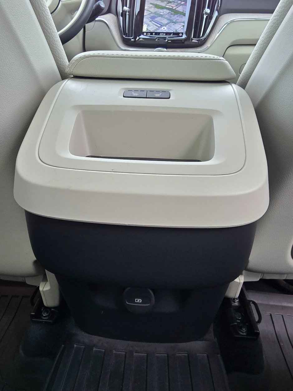 2024 Volvo XC60 PLUS DARK THEME-20