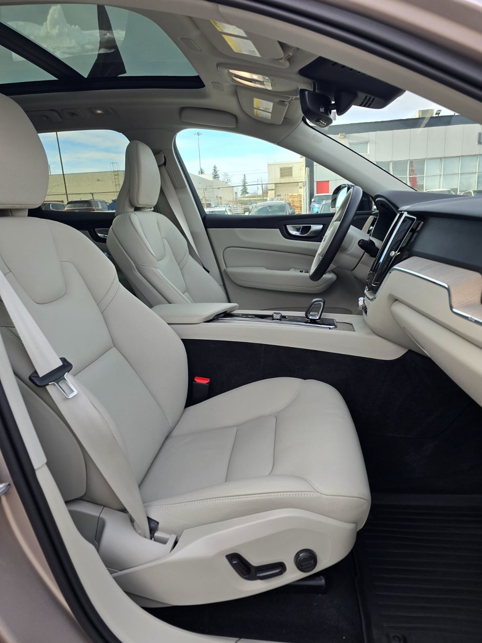 2024 Volvo XC60 PLUS DARK THEME-23