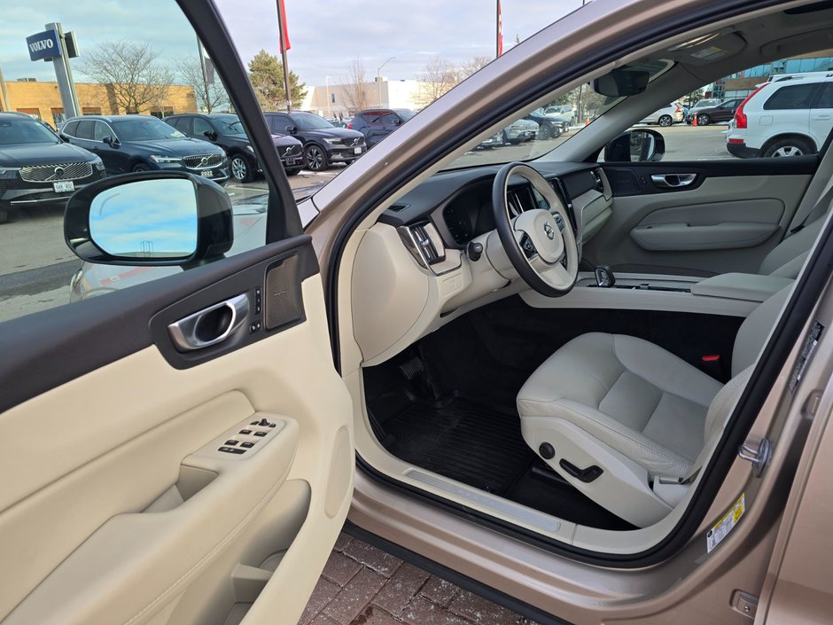 2024 Volvo XC60 PLUS DARK THEME-12