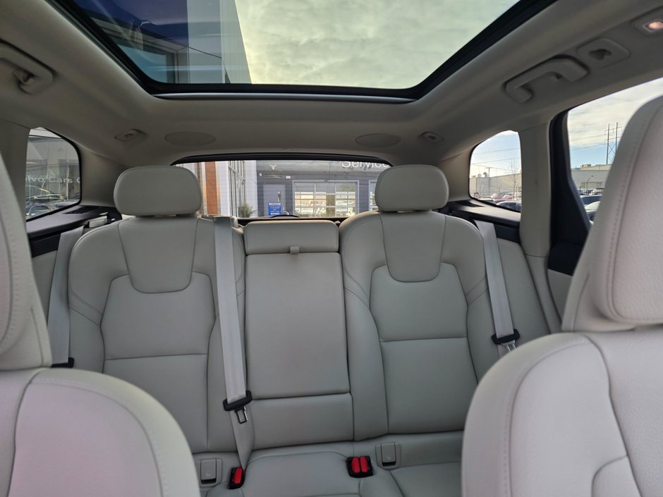 2024 Volvo XC60 PLUS DARK THEME-8