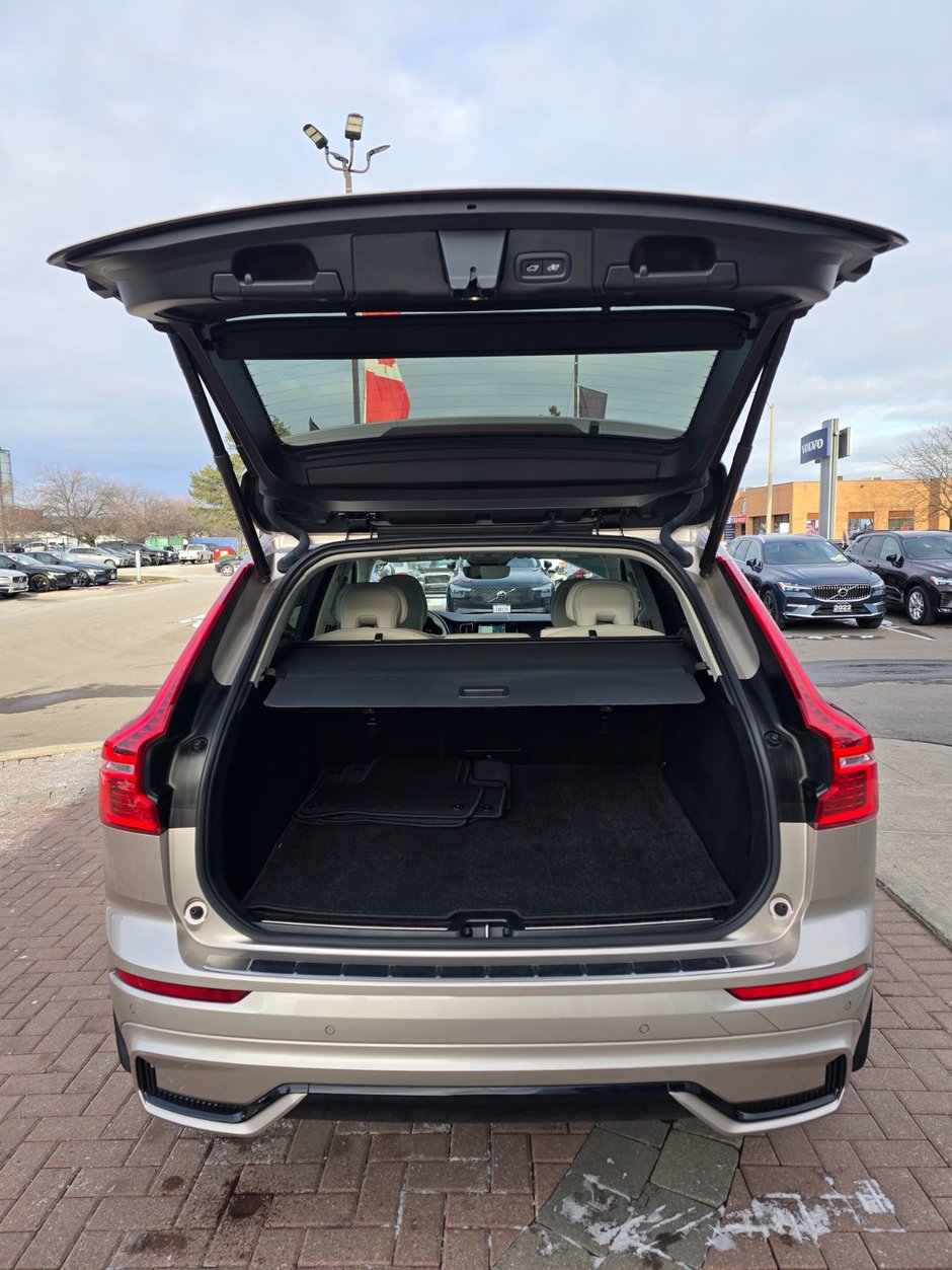 2024 Volvo XC60 PLUS DARK THEME-15