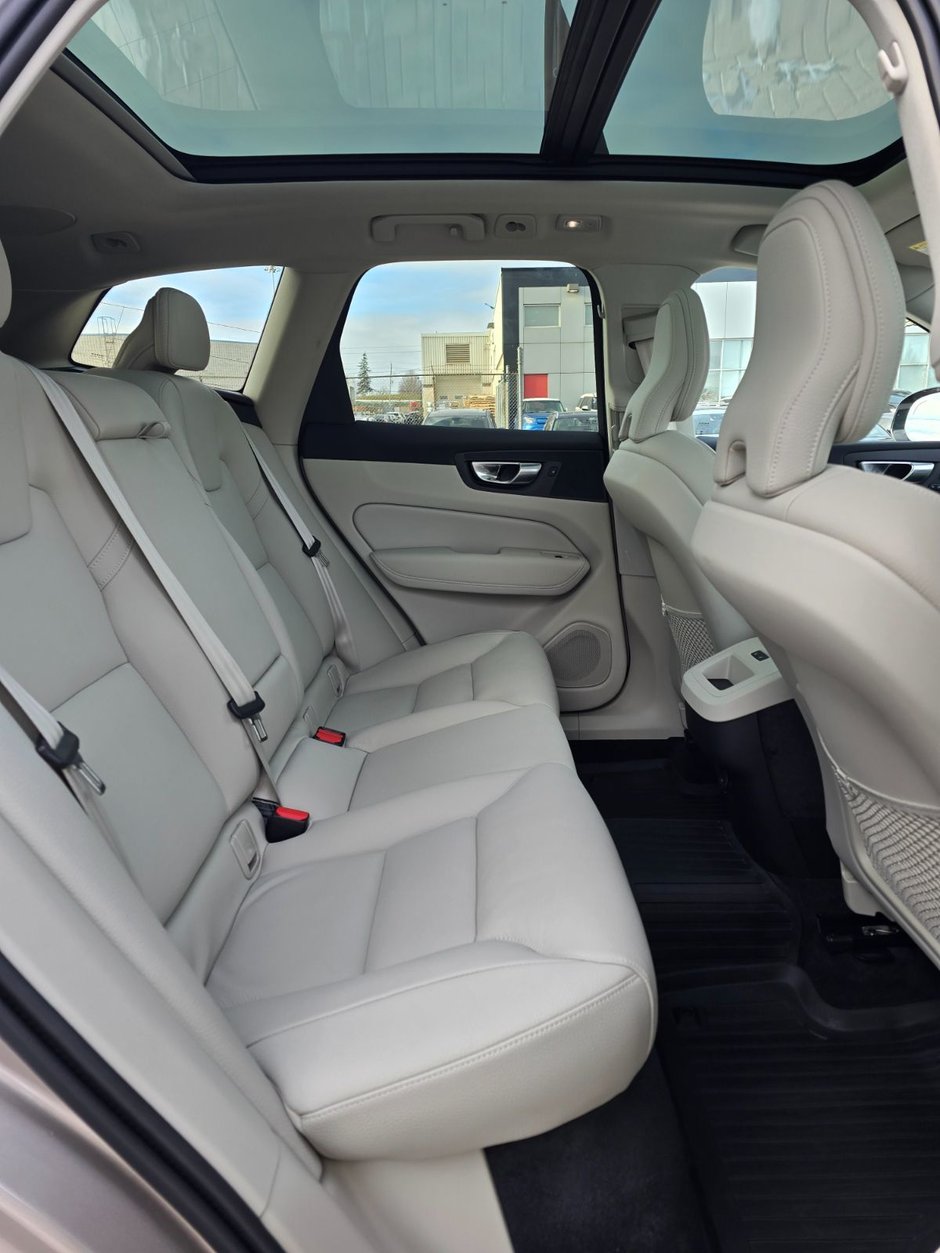 2024 Volvo XC60 PLUS DARK THEME-19