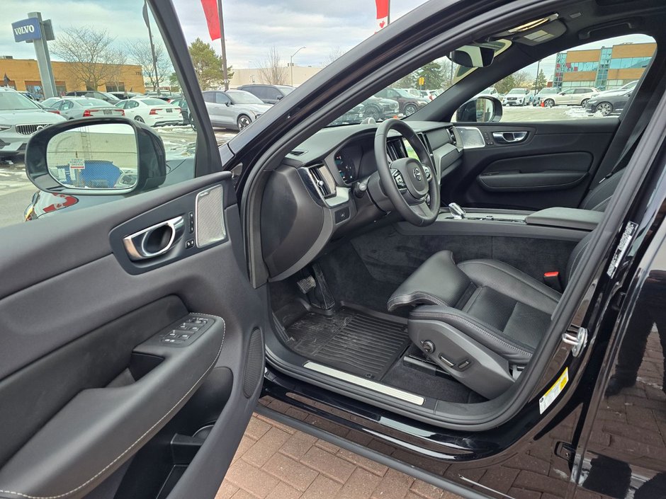 2024 Volvo XC60 ULTIMATE BLACK EDITION-12