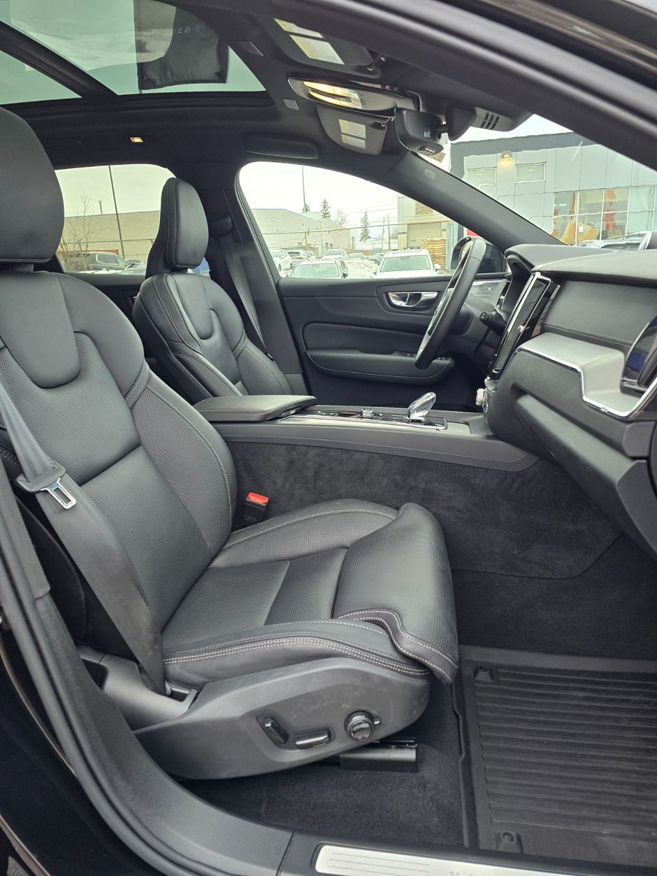 2024 Volvo XC60 ULTIMATE BLACK EDITION-23