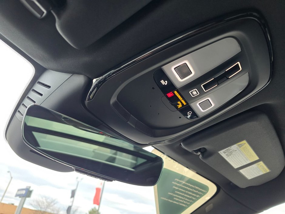 2024 Volvo XC60 ULTIMATE BLACK EDITION-25