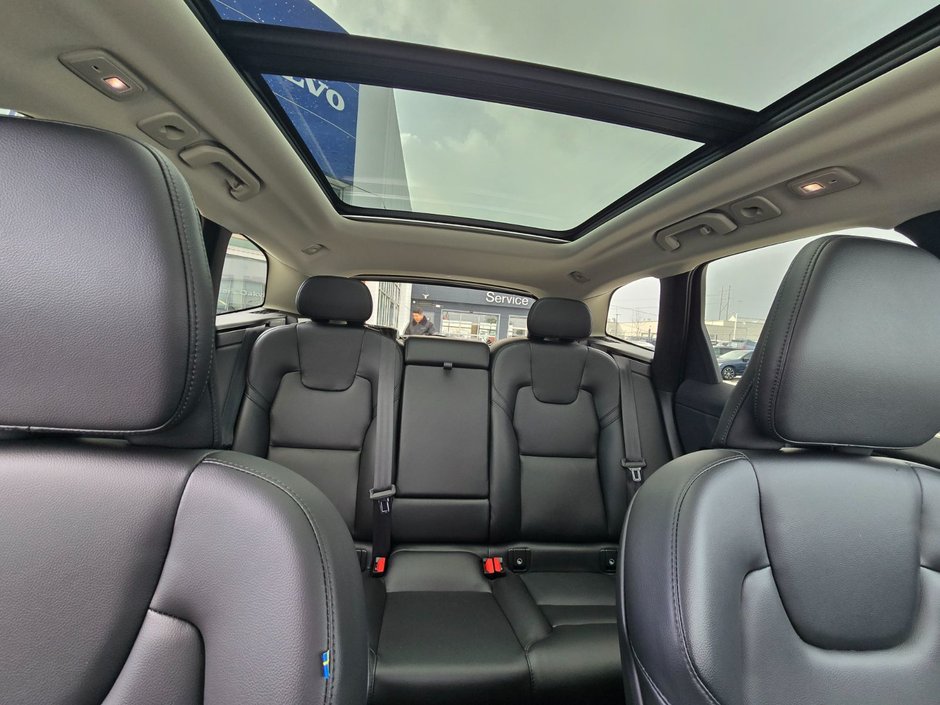 2024 Volvo XC60 CORE DARK THEME-8