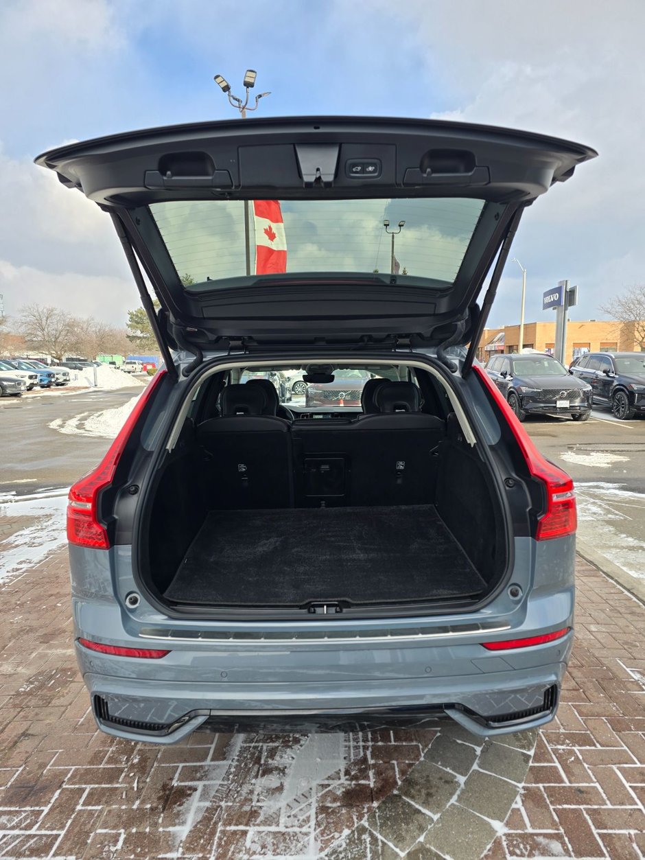 2024 Volvo XC60 CORE DARK THEME-15