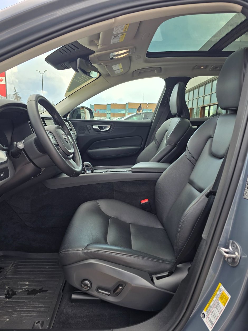 2024 Volvo XC60 CORE DARK THEME-24