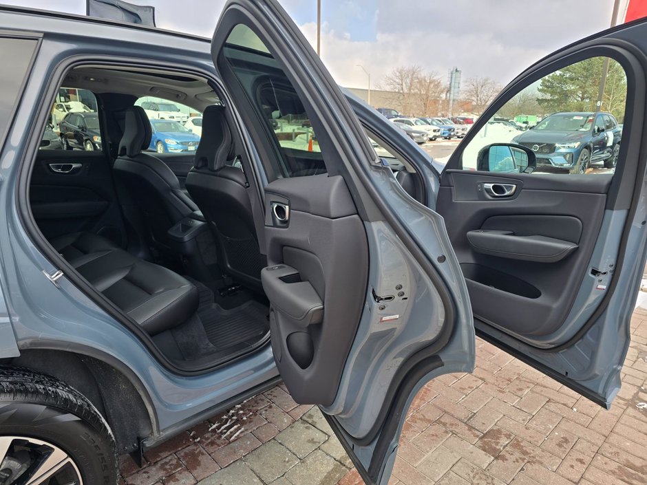 2024 Volvo XC60 CORE DARK THEME-10