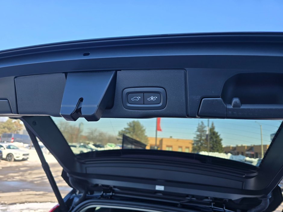 2024 Volvo XC60 PLUS DARK THEME-16