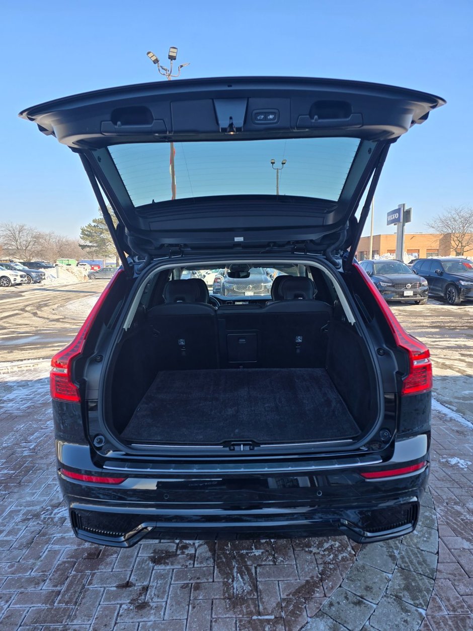 2024 Volvo XC60 PLUS DARK THEME-15