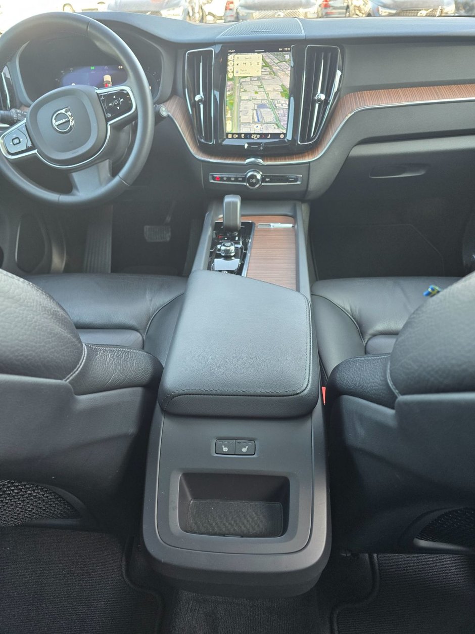 2024 Volvo XC60 PLUS DARK THEME-21