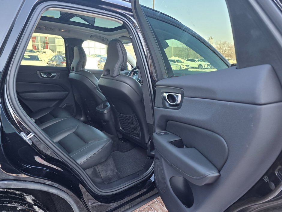 2024 Volvo XC60 PLUS DARK THEME-18