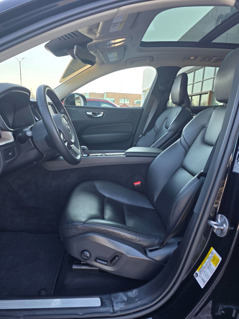 2024 Volvo XC60 PLUS DARK THEME-24