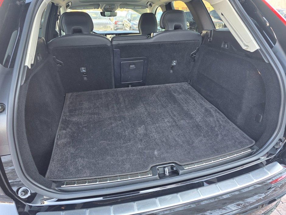 2024 Volvo XC60 PLUS DARK THEME-17