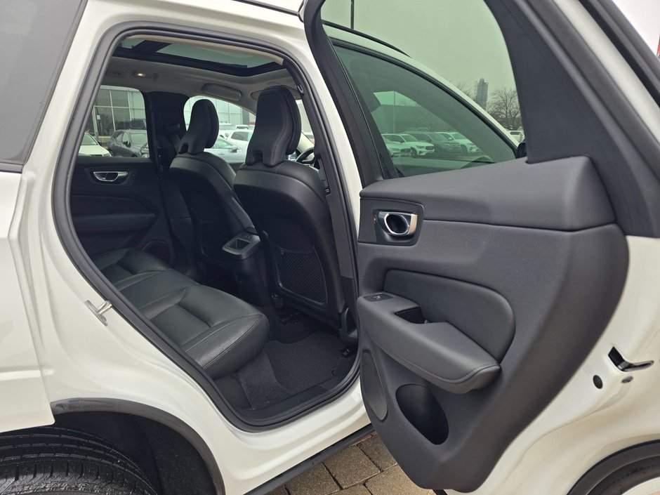 2024 Volvo XC60 PLUS DARK THEME-18