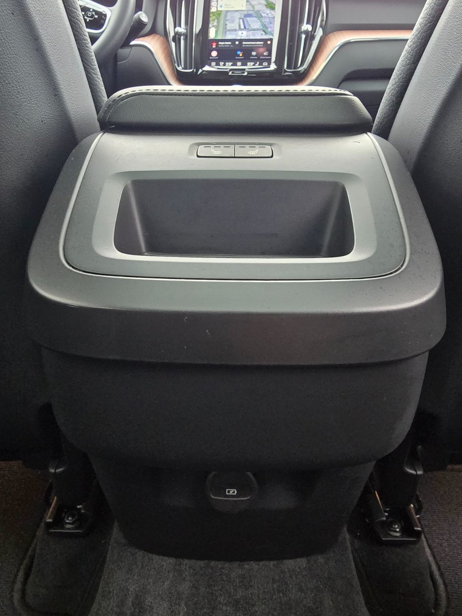 2024 Volvo XC60 PLUS DARK THEME-20