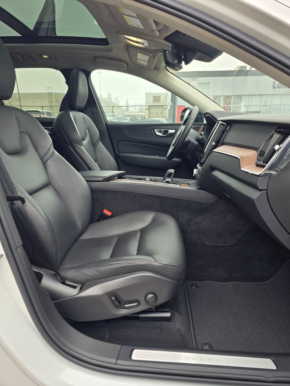 2024 Volvo XC60 PLUS DARK THEME-23