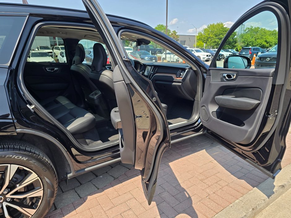 2024 Volvo XC60 PLUS DARK THEME-10
