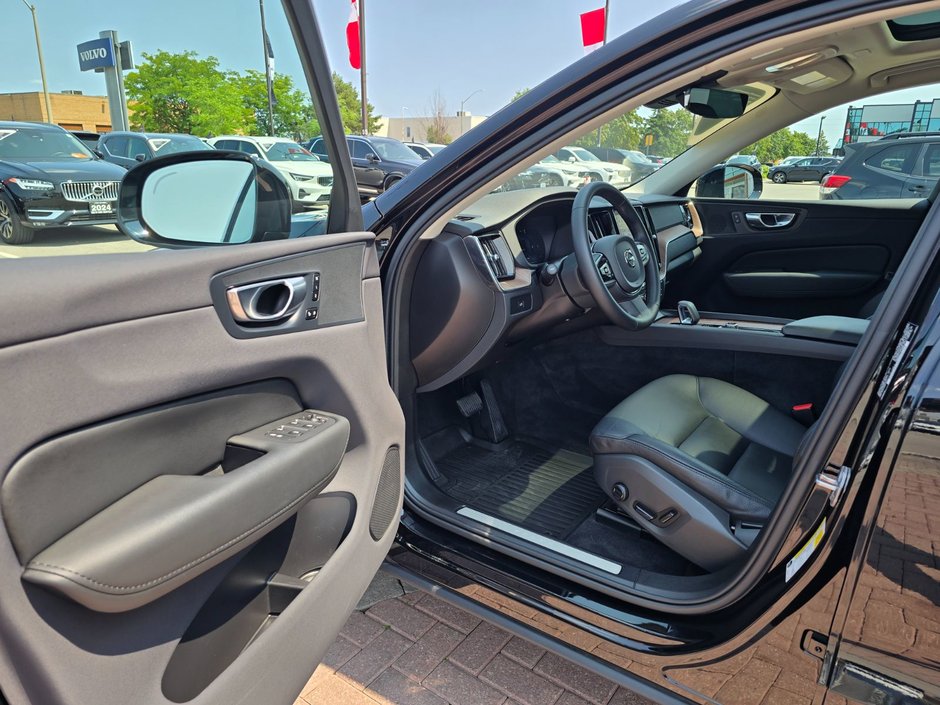 2024 Volvo XC60 PLUS DARK THEME-12