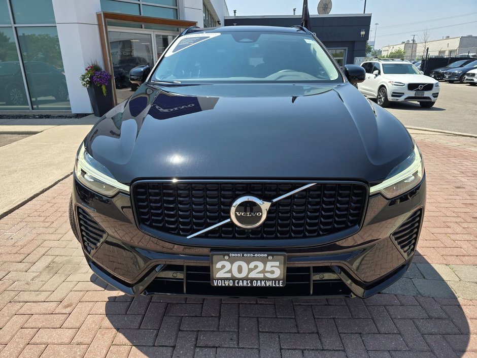 2025 Volvo XC60 CORE DARK THEME-3
