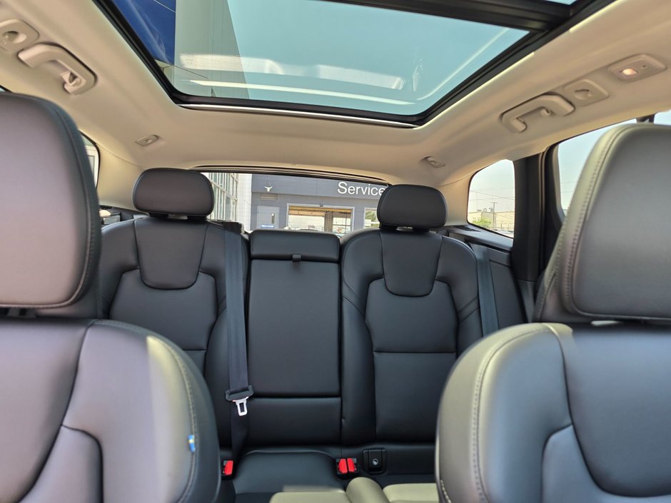 2025 Volvo XC60 CORE DARK THEME-8