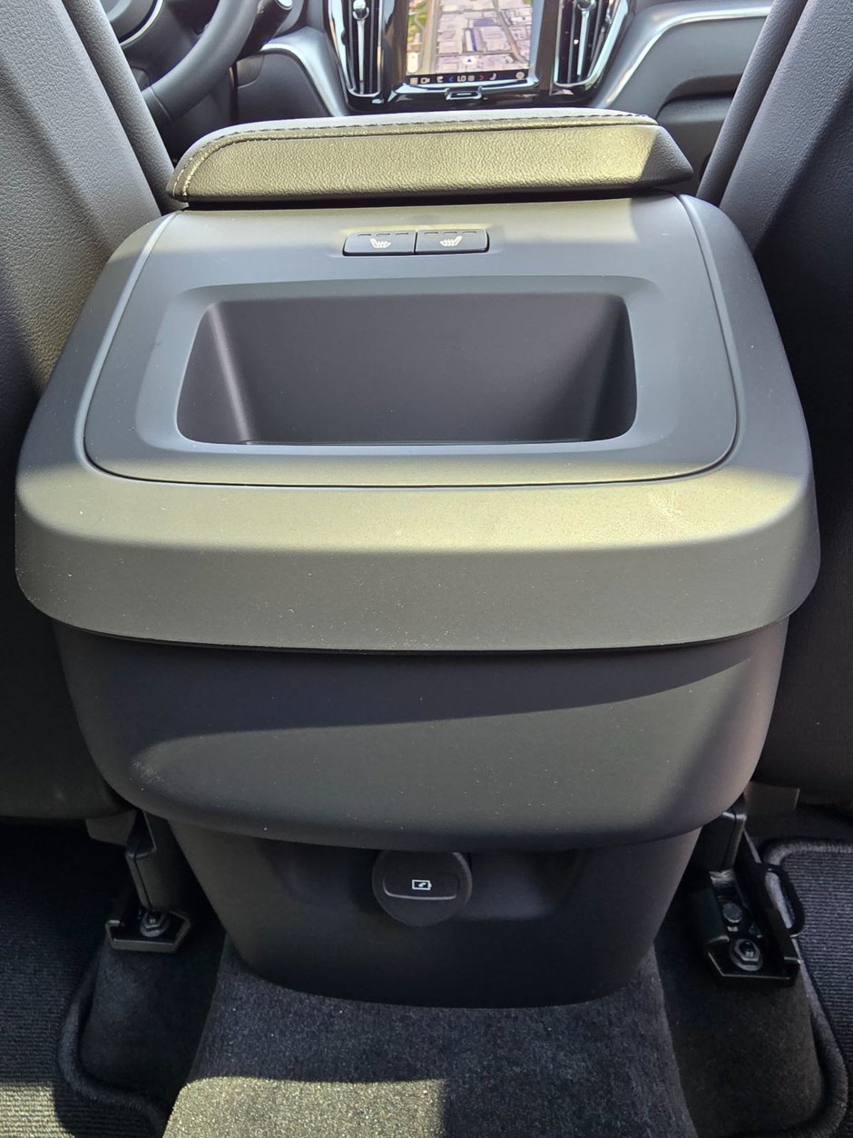 2025 Volvo XC60 CORE DARK THEME-20