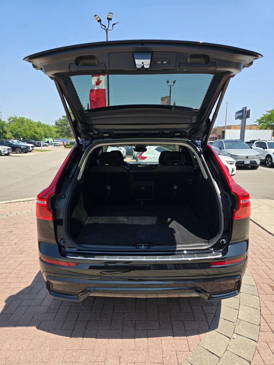 2025 Volvo XC60 CORE DARK THEME-15
