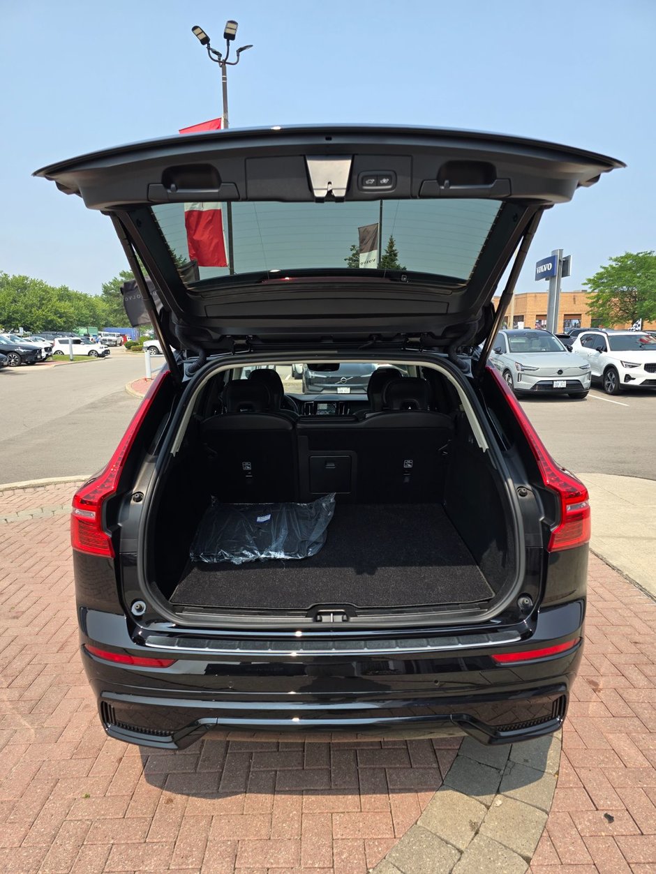 2025 Volvo XC60 CORE DARK THEME-15