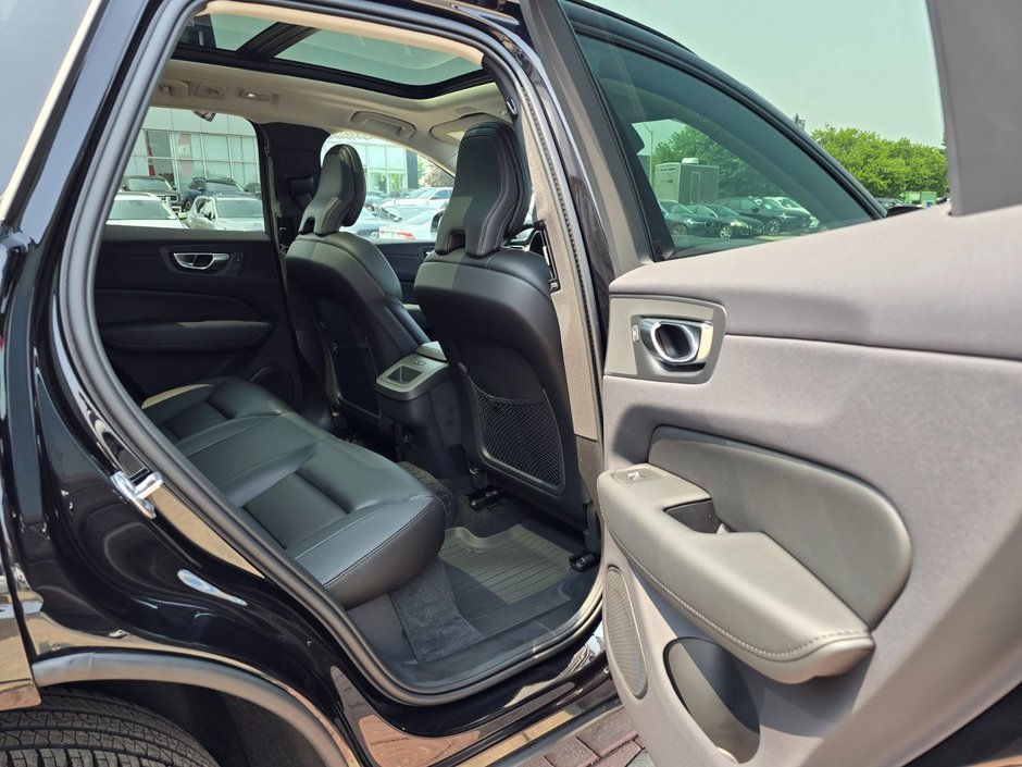 2025 Volvo XC60 CORE DARK THEME-18