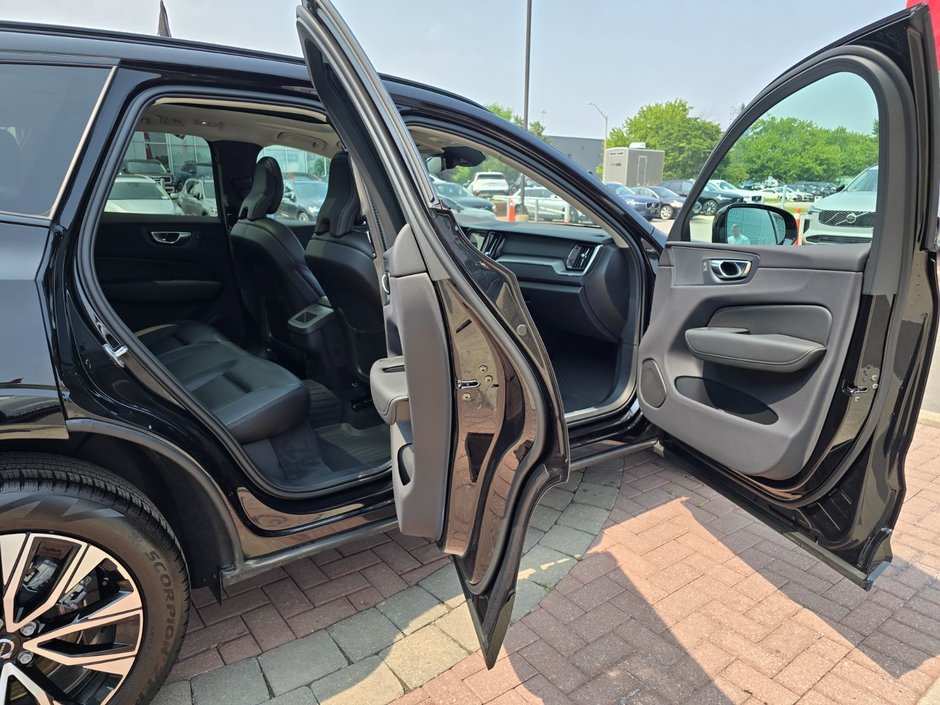 2025 Volvo XC60 CORE DARK THEME-10