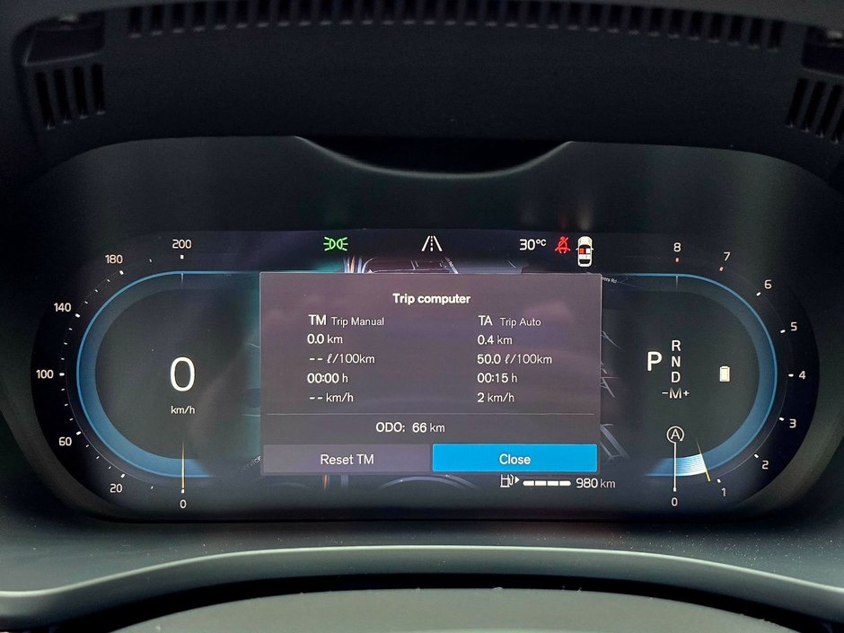 2025 Volvo XC60 CORE DARK THEME-1