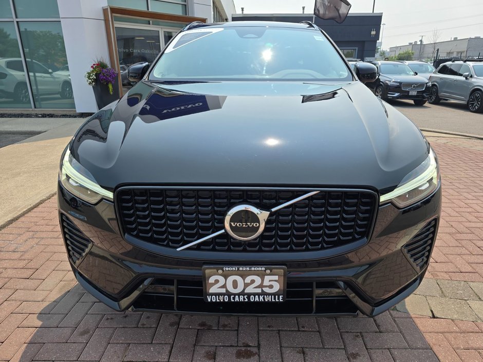 2025 Volvo XC60 CORE DARK THEME-3