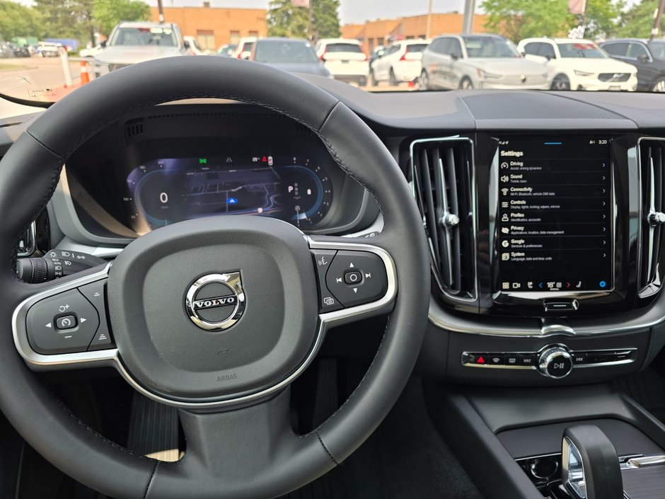 2025 Volvo XC60 CORE DARK THEME-26