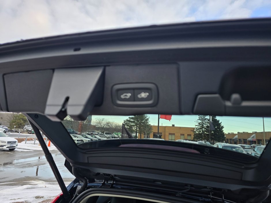 2025 Volvo XC60 PLUS DARK THEME-16