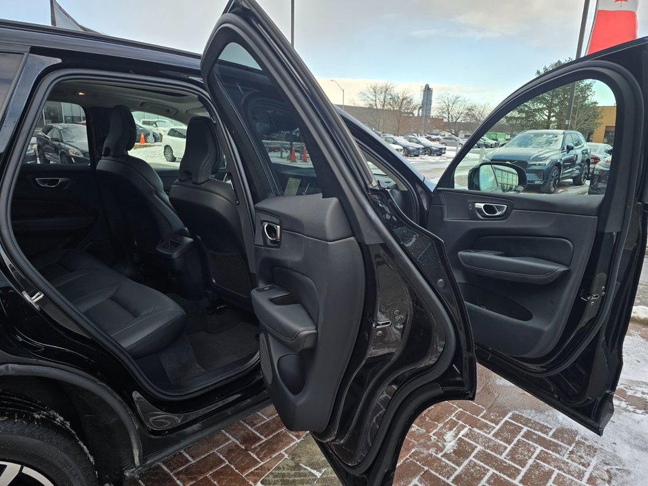 2025 Volvo XC60 PLUS DARK THEME-8