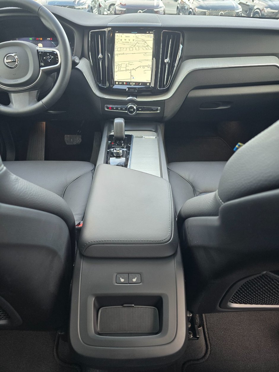 2025 Volvo XC60 PLUS DARK THEME-21