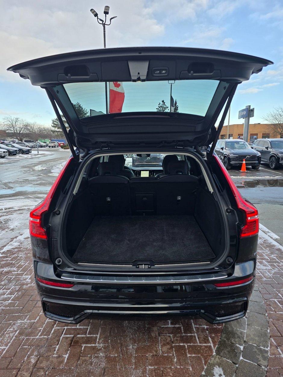 2025 Volvo XC60 PLUS DARK THEME-15